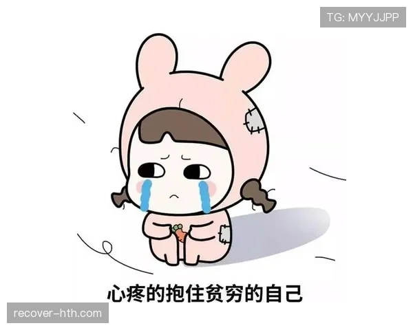 卡瓦尼拎着塑料袋买菜，手上那块表比我房租还贵